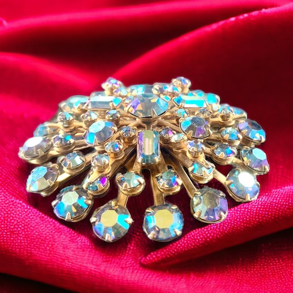Vintage Jewelry - Vintage 1950s Diamanté Aurora Borealis AB Rhinestone Layered Large Brooch Pin 2”